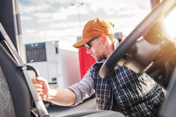Toronto's Top Trucking Services for Seamless Logistics